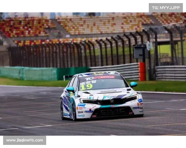 聚焦赛车世界：国内外赛事激情对决，从CTCC到F1巅峰竞速争霸全场